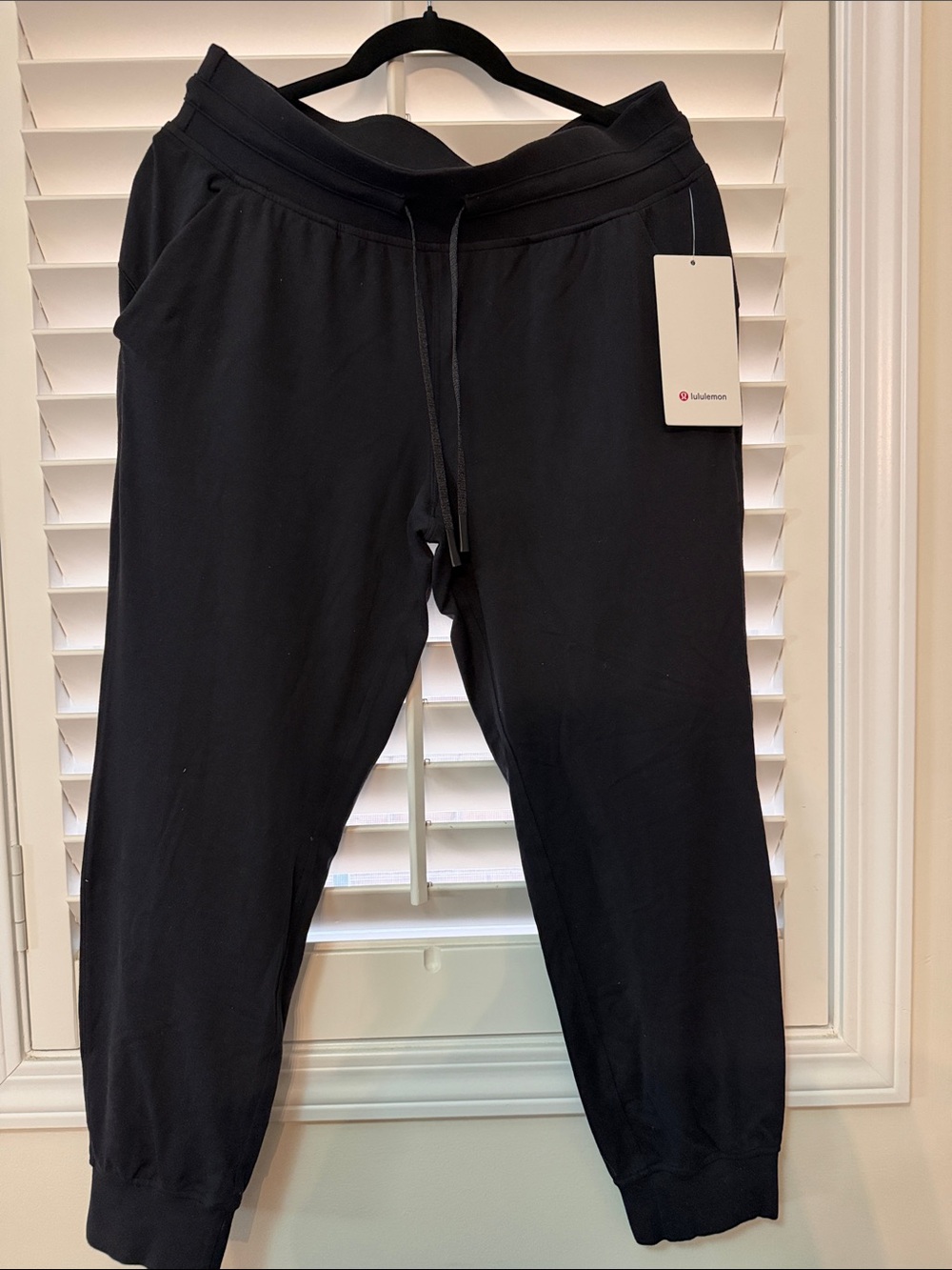 Lululemon Athletica Women’s Black Slim Fit Drawstring Joggers
